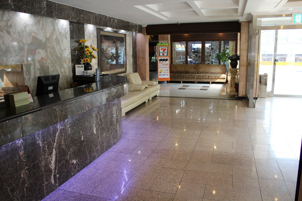 Insadong Crown Hotel Сеул Екстериор снимка