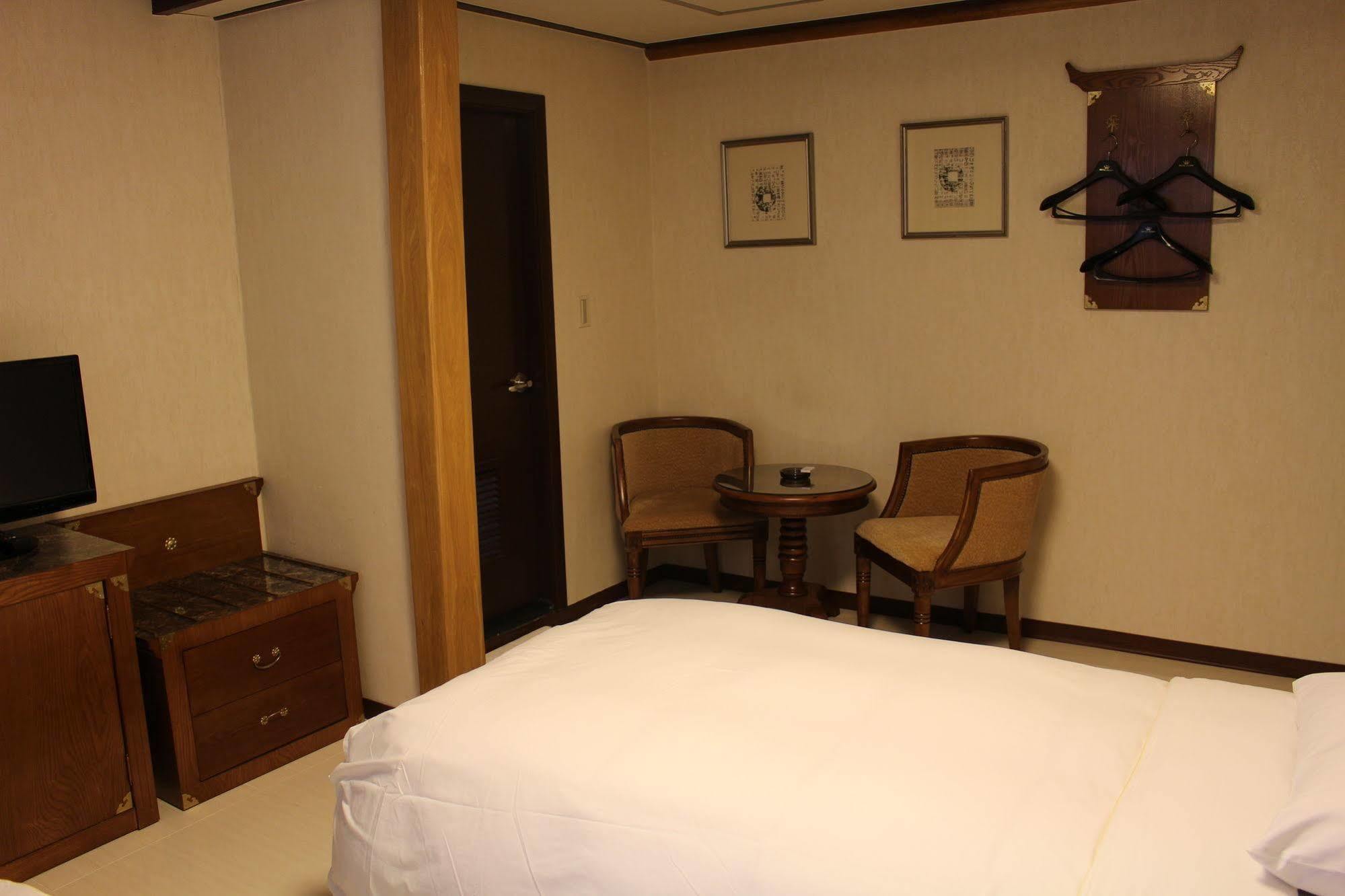 Insadong Crown Hotel Сеул Екстериор снимка