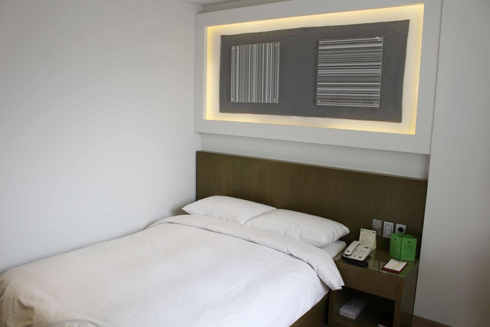 Insadong Crown Hotel Сеул Екстериор снимка