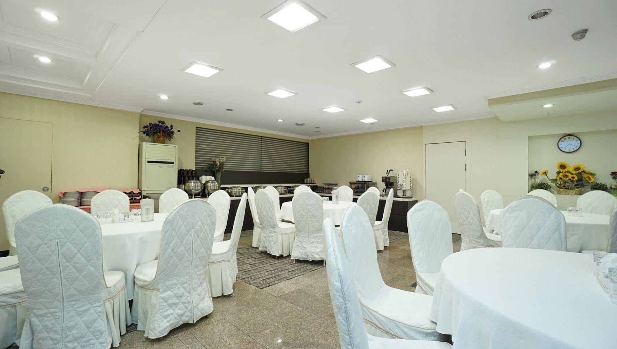 Insadong Crown Hotel Сеул Екстериор снимка